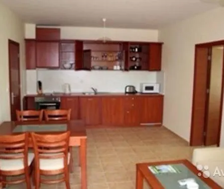 Apartment Tara 150 M From Beach
